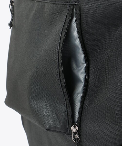 Columbia(コロンビア)の「Columbia/ アーバントレックWR 22L バックパック /コロンビア(バックパック/リュック・レディース・ブラック・ONE SIZE)」の7枚目の写真