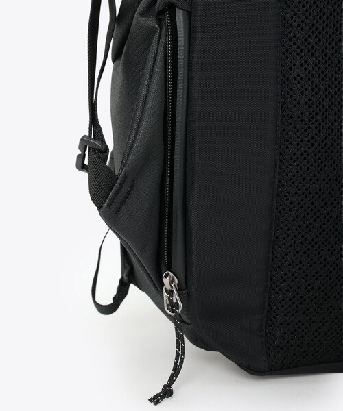 Columbia(コロンビア)の「Columbia/ アーバントレックWR 22L バックパック /コロンビア(バックパック/リュック・レディース・ブラック・ONE SIZE)」の11枚目の写真