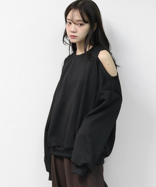 THE CELL.（ザセルドット）の「WEB限定商品 マルチWAY　タンクオフショルトップス　MULTI-WAY TANK OFF-SHOULDER TOPS（Tシャツ/カットソー・レディース・ブラック/グレー・FREE）」の4枚目の写真