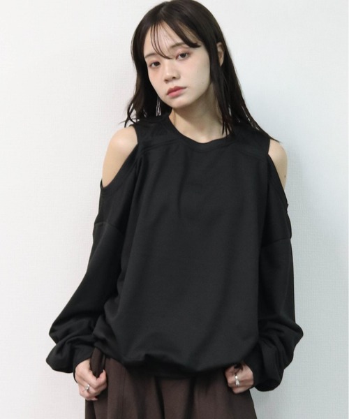 THE CELL.（ザセルドット）の「WEB限定商品 マルチWAY　タンクオフショルトップス　MULTI-WAY TANK OFF-SHOULDER TOPS（Tシャツ/カットソー・レディース・ブラック/グレー・FREE）」の3枚目の写真