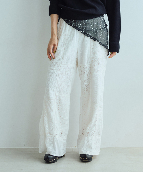 IENA LA BOUCLE（イエナラブークル）の「IENA LA BOUCLE レースアソートイージーパンツ（その他パンツ・レディース・ブラック/ホワイト・38/36）」の2枚目の写真