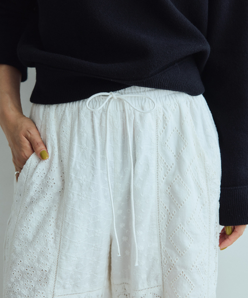 IENA LA BOUCLE（イエナラブークル）の「IENA LA BOUCLE レースアソートイージーパンツ（その他パンツ・レディース・ブラック/ホワイト・38/36）」の12枚目の写真