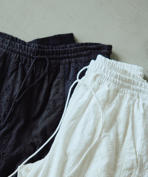 IENA LA BOUCLE（イエナラブークル）の「IENA LA BOUCLE レースアソートイージーパンツ（その他パンツ・レディース・ブラック/ホワイト・38/36）」の20枚目の写真