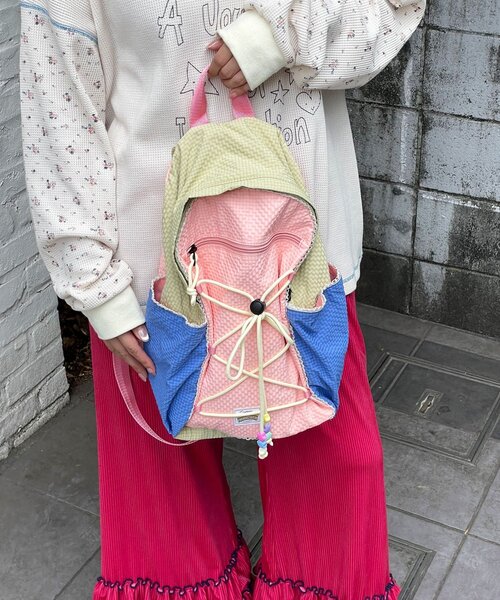 HELLO.SANFRANCISCO(ハローサンフランシスコ)の「【HELLO.SANFRANCISCO/ハローサンフランシスコ】カラフルリップバッグパック(バックパック/リュック・レディース・パープル/ピンク・ONE SIZE)」の2枚目の写真