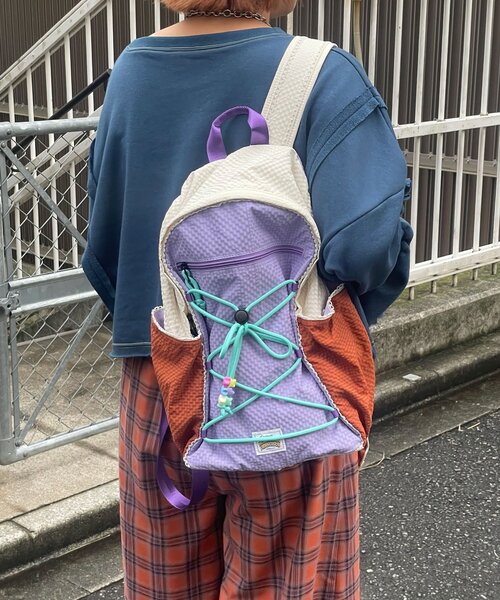 HELLO.SANFRANCISCO(ハローサンフランシスコ)の「【HELLO.SANFRANCISCO/ハローサンフランシスコ】カラフルリップバッグパック(バックパック/リュック・レディース・パープル/ピンク・ONE SIZE)」の3枚目の写真