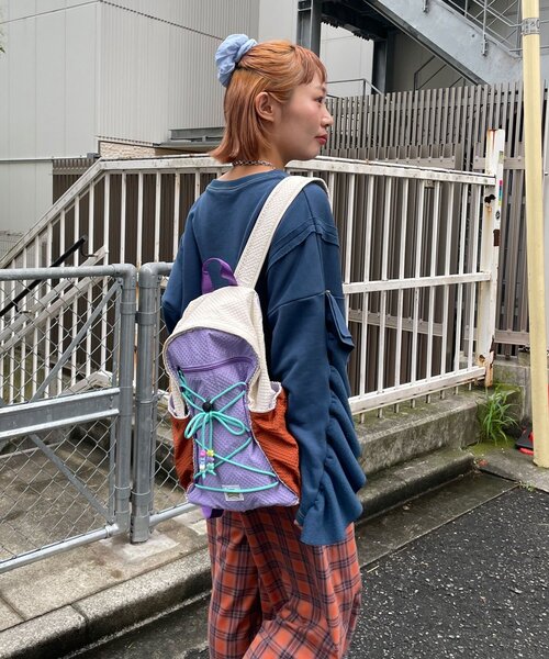 HELLO.SANFRANCISCO(ハローサンフランシスコ)の「【HELLO.SANFRANCISCO/ハローサンフランシスコ】カラフルリップバッグパック(バックパック/リュック・レディース・パープル/ピンク・ONE SIZE)」の4枚目の写真