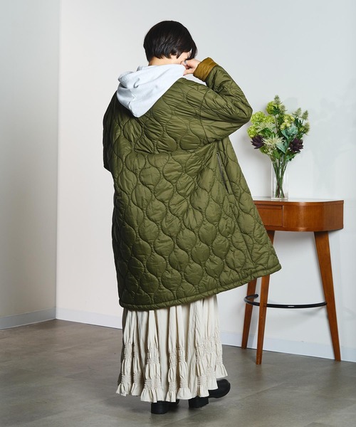 ROSE BUD(ローズバッド)の「LONG SHIRRED SKIRT(スカート・レディース・オフホワイト/チャコール・ONE SIZE)」の11枚目の写真
