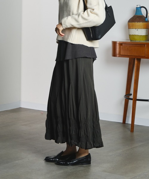 ROSE BUD(ローズバッド)の「LONG SHIRRED SKIRT(スカート・レディース・オフホワイト/チャコール・ONE SIZE)」の12枚目の写真