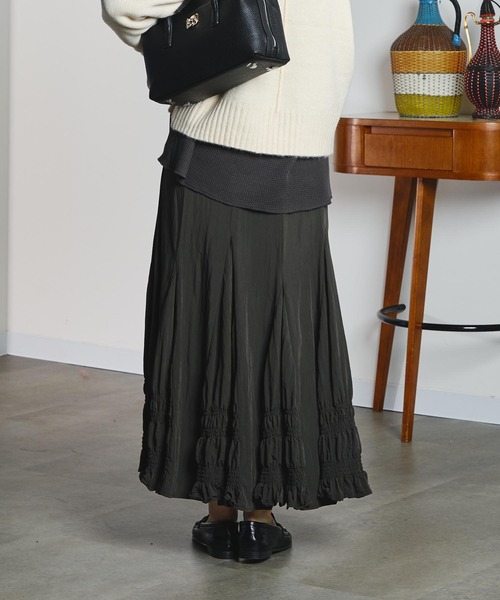 ROSE BUD(ローズバッド)の「LONG SHIRRED SKIRT(スカート・レディース・オフホワイト/チャコール・ONE SIZE)」の13枚目の写真