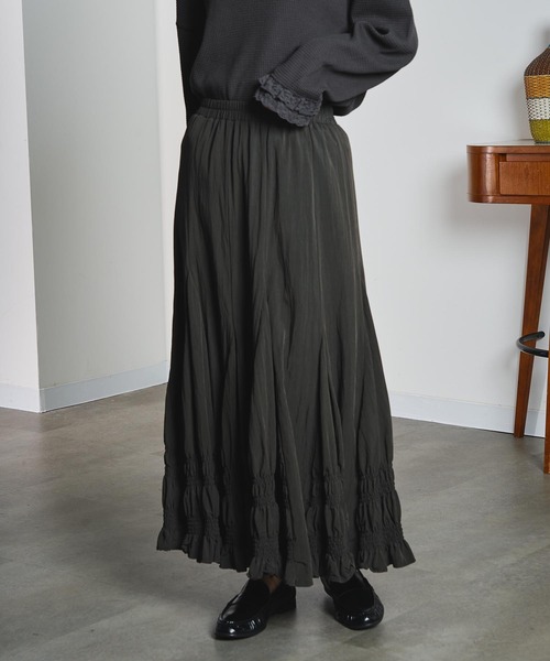 ROSE BUD(ローズバッド)の「LONG SHIRRED SKIRT(スカート・レディース・オフホワイト/チャコール・ONE SIZE)」の21枚目の写真
