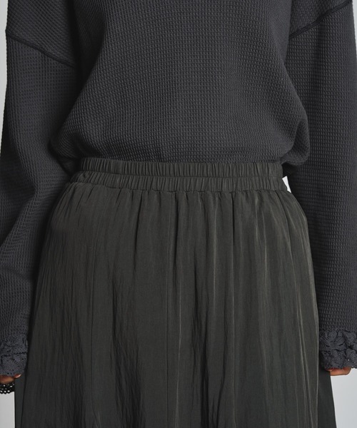 ROSE BUD(ローズバッド)の「LONG SHIRRED SKIRT(スカート・レディース・オフホワイト/チャコール・ONE SIZE)」の22枚目の写真