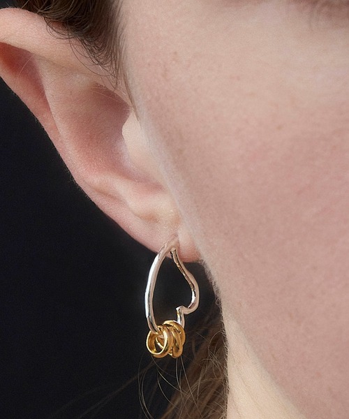 LAPUIS(ラピュイ)の「LAPUIS(ラピュイ)Rough heart pierced earrings(ピアス(両耳用)・レディース・ゴールド/マルチ・FREE)」の2枚目の写真