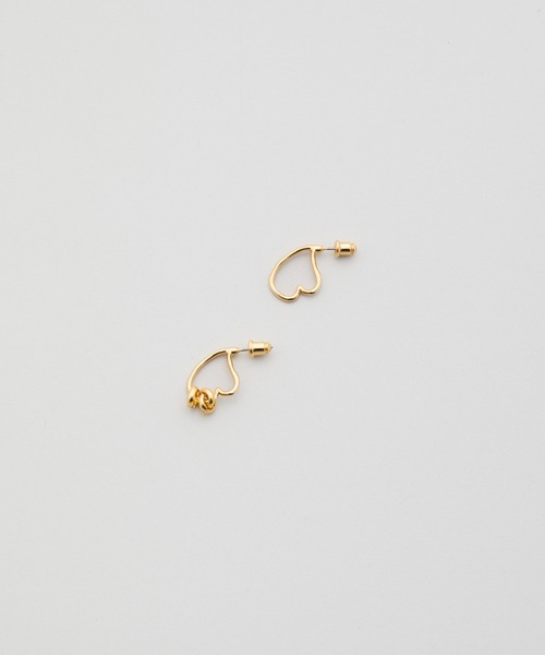 LAPUIS(ラピュイ)の「LAPUIS(ラピュイ)Rough heart pierced earrings(ピアス(両耳用)・レディース・ゴールド/マルチ・FREE)」の10枚目の写真