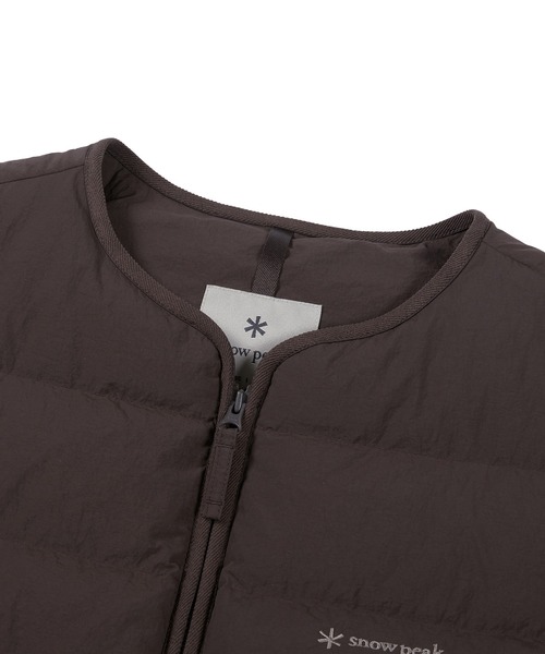 Snow Peak(スノーピーク)の「Snow Peak / LAND WOMEN'S LIGHT DOWN VEST ランドライトダウンベスト ウィメンズ 海外限定(ベスト・レディース・ブラウン/アイボリー/ブラック/ライトベージュ・S/M/L)」の17枚目の写真