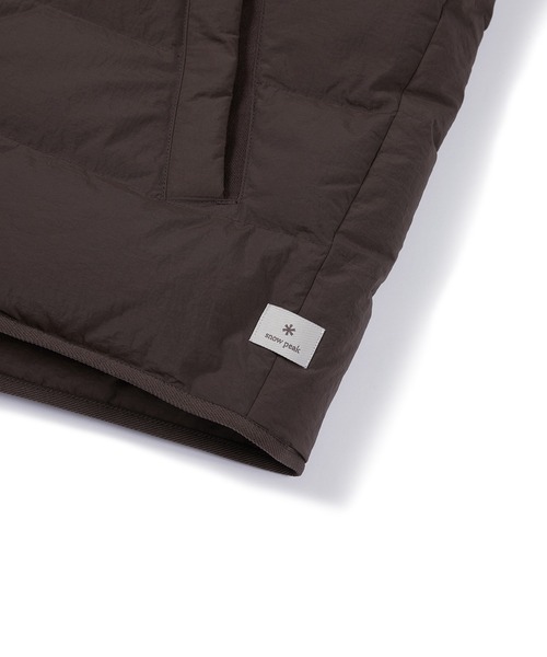 Snow Peak(スノーピーク)の「Snow Peak / LAND WOMEN'S LIGHT DOWN VEST ランドライトダウンベスト ウィメンズ 海外限定(ベスト・レディース・ブラウン/アイボリー/ブラック/ライトベージュ・S/M/L)」の22枚目の写真
