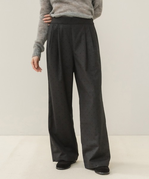 HEILIS(ヘイリス)の「ドット柄イージースラックス/イージースラックス スラックス ワイドパンツ ドットパンツ ドット柄パンツ 水玉 ロングパンツ イージーパンツ ワイドスラックス ストレートパンツ 韓国ファッション カジュアル レディライク オフィスカジュアル デイリー 秋服 冬服 グレー ブラック(スラックス・レディース・ブラック/グレー・FREE)」の2枚目の写真