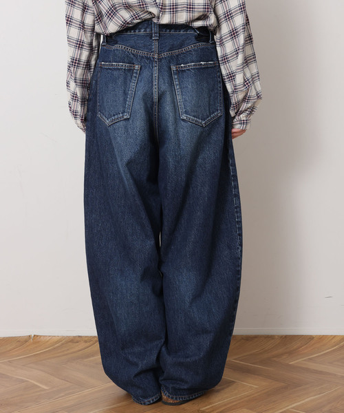 JOURNAL STANDARD LUXE(ジャーナルスタンダード ラックス)の「13OZデニム タックラウンドパンツ(デニムパンツ・レディース・ネイビー/コバルトブルー・MEDIUM/SMALL)」の9枚目の写真