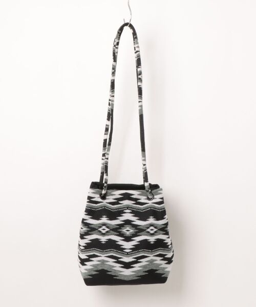 PENDLETON(ペンドルトン)の「【 PENDLETON / ペンドルトン 】GOBELINS BUCKET BAG / ゴブランバケットバッグ(ショルダーバッグ・レディース・ブラック/ブラウン・FREE)」の5枚目の写真