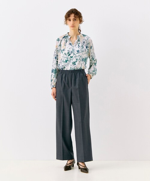 TOMORROWLAND collection（トゥモローランドコレクション）の「フィールドフラワープリント ネックギャザーブラウス（シャツ/ブラウス・レディース・ホワイト系その他/ベージュ系その他・36）」の3枚目の写真