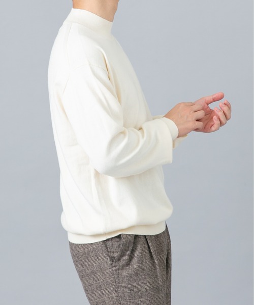 URBAN RESEARCH ROSSO MEN(アーバンリサーチロッソメン)の「『イージーケア』コットンカシミヤモックネックニット(ニット/セーター・メンズ・グレー/ブラック/アイボリー/ベージュ系その他/マスタード/ネイビー・LARGE/MEDIUM)」の9枚目の写真