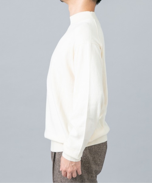 URBAN RESEARCH ROSSO MEN(アーバンリサーチロッソメン)の「『イージーケア』コットンカシミヤモックネックニット(ニット/セーター・メンズ・グレー/ブラック/アイボリー/ベージュ系その他/マスタード/ネイビー・LARGE/MEDIUM)」の12枚目の写真