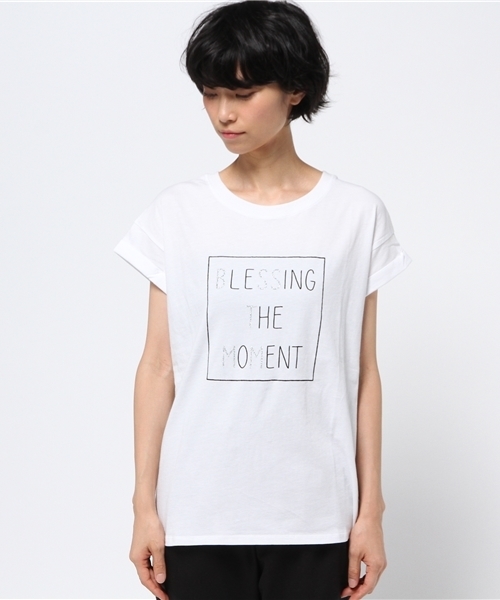 NATURAL BEAUTY BASIC（ナチュラルビューティーベーシック）の「ロゴプリントTシャツ（Tシャツ/カットソー・レディース・ネイビー/グレー/ホワイト・MEDIUM）」の4枚目の写真