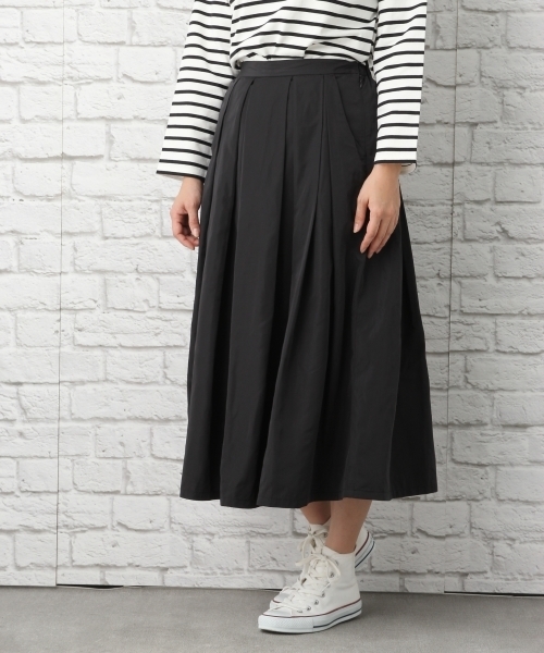 LEPSIM（レプシィム）の「タフタフレアタックスカート　740647（スカート・レディース・ベージュ/ブラック・LARGE/MEDIUM）」の2枚目の写真