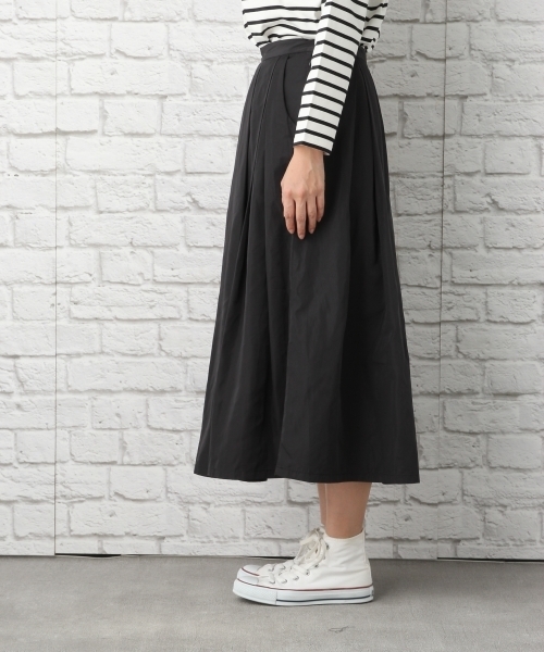 LEPSIM（レプシィム）の「タフタフレアタックスカート　740647（スカート・レディース・ベージュ/ブラック・LARGE/MEDIUM）」の5枚目の写真