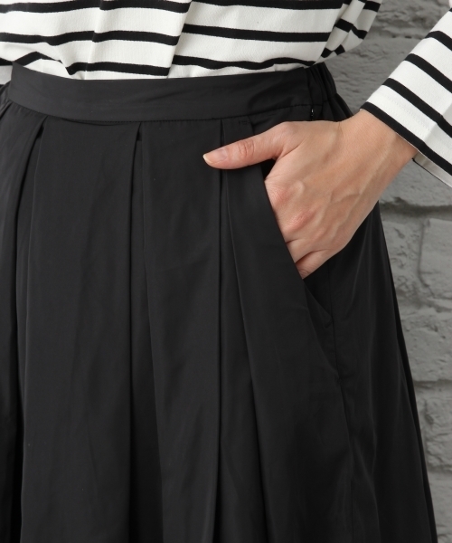 LEPSIM（レプシィム）の「タフタフレアタックスカート　740647（スカート・レディース・ベージュ/ブラック・LARGE/MEDIUM）」の8枚目の写真