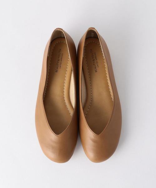 BEAUTY&YOUTH UNITED ARROWS（ビューティーアンドユースユナイテッドアローズ）の「BY Vカットフラットシューズ о（パンプス・レディース・ホワイト/ブラック/ブラウン・37/36/38/35h/36h/37h）」の3枚目の写真