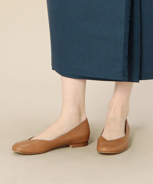 BEAUTY&YOUTH UNITED ARROWS（ビューティーアンドユースユナイテッドアローズ）の「BY Vカットフラットシューズ о（パンプス・レディース・ホワイト/ブラック/ブラウン・37/36/38/35h/36h/37h）」の12枚目の写真