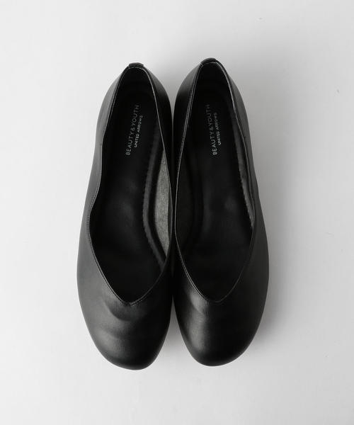 BEAUTY&YOUTH UNITED ARROWS（ビューティーアンドユースユナイテッドアローズ）の「BY Vカットフラットシューズ ◆（パンプス・レディース・ホワイト/ブラック/ブラウン・35h/37/36/38/37h/36h）」の4枚目の写真