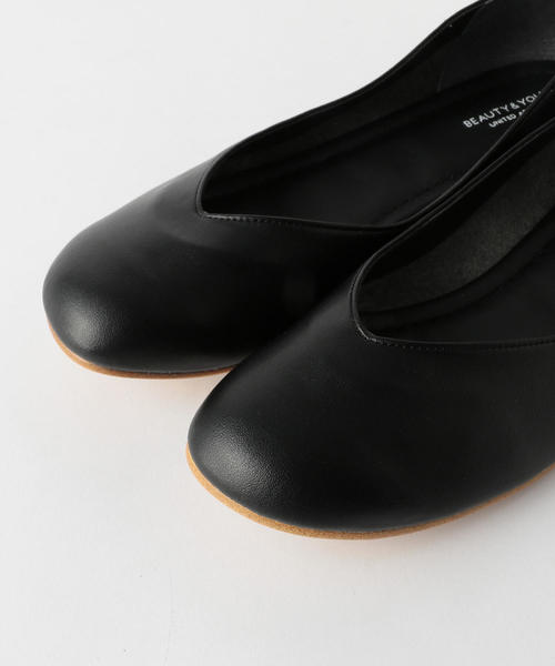 BEAUTY&YOUTH UNITED ARROWS（ビューティーアンドユースユナイテッドアローズ）の「BY Vカットフラットシューズ ◆（パンプス・レディース・ホワイト/ブラック/ブラウン・35h/37/36/38/37h/36h）」の8枚目の写真
