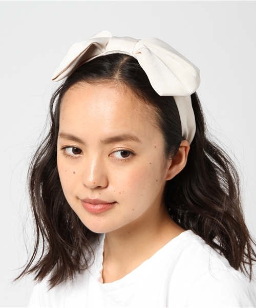 PLAIN CLOTHING（プレーンクロージング）の「ビッグリボンヘアバンド【PLAIN CLOTHING】（ヘアバンド・レディース・ブラック/アイボリー/ベージュ/ネイビー/グレー・FREE）」の7枚目の写真