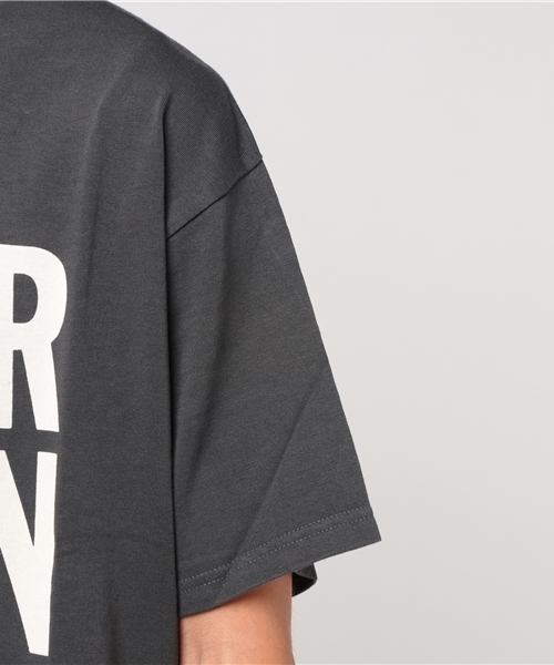 HYSTERIC GLAMOUR(ヒステリックグラマー)の「KQWH プリント Tシャツ(Tシャツ/カットソー・メンズ・ホワイト/ブラウン/チャコールグレー・SMALL/LARGE/X-SMALL/MEDIUM)」の4枚目の写真