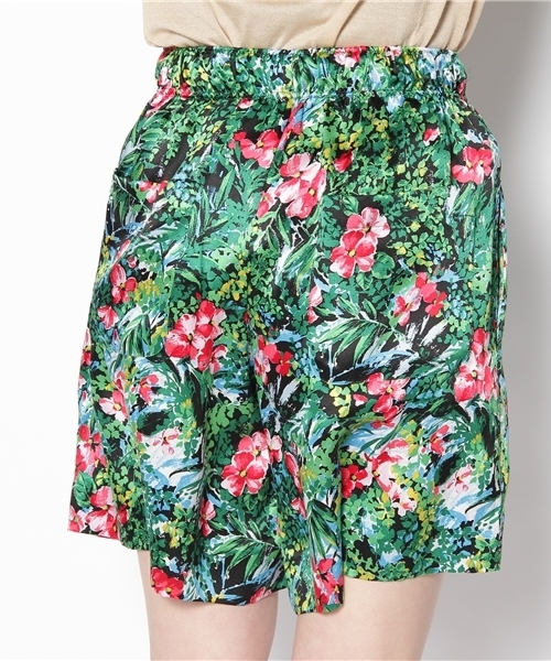 Drawer（ドゥロワー）の「Drawer シルクサテン フラワープリントショートパンツ（その他パンツ・レディース・ケリー・36/38）」の3枚目の写真