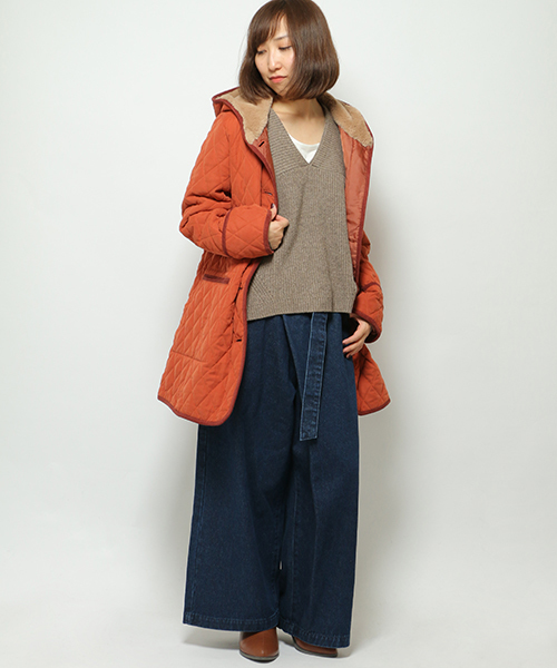 LBC（エルビーシー）の「裏ボアフードキルトジャケット（その他アウター・レディース・オレンジ/ネイビー/ベージュ・MEDIUM/LARGE）」の15枚目の写真