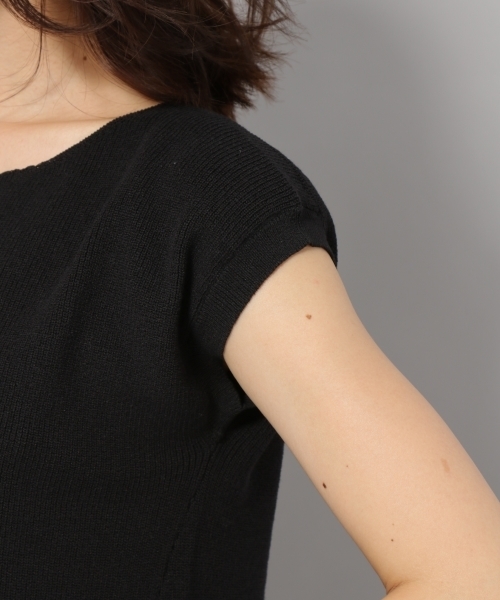 Andemiu（アンデミュウ）の「ボートネックラフニット796804（ニット/セーター・レディース・ブラック/パープル/オフホワイト/グリーン・FREE）」の14枚目の写真