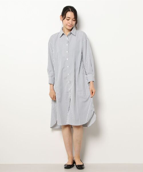 KOBE LETTUCE（コウベレタス）の「コットン混ルーズビッグシャツトップス（シャツ/ブラウス・レディース・ベージュ/ネイビー/オフホワイト/サックスブルー/ピンク/モカ/ホワイト系その他/ブラウン系その他/ベージュ系その他/ブルー系その他/ピンク系その他/ブルー系その他2/カーキ/グリーン系その他/ブラック系その他/グレー系その他/チャコール/ピンク系その他2/ピンク系その他3/ブラック/グリーン/オレンジ/イエロー/イエロー系その他/オレンジ系その他/ホワイト系その他2/ホワイト系その他3/ベージュ系その他2/ベージュ系その他3/グリーン系その他2/ブルー系その他3/ブルー系その他4/ブルー系その他5/ブルー系その他6/ブラック系その他2/ブラウン系その他3/グレー系その他2/ブラック系その他3/グリーン系その他3/グレー系その他3/ブラウン系その他2/イエロー系その他2/イエロー系その他3/ベージュ系その他5/ベージュ系その他4/レッド系その他/レッド/ベージュ系その他7/グリーン系その他4/グリーン系その他6/ブラック系その他4/ブラウン系その他4/ブラウン系その他5/ブラック系その他5/グリーン系その他5/グリーン系その他7/ベージュ系その他6/ピンク系その他4/グリーン系/グリーン系1/ピンク系その他5/サックスブルー系1/ブラック系その他7/ホワイト系その他5/ピンク系その他7/グリーン系3/ホワイト系その他4/ピンク系その他6/グリーン系2/サックスブルー系/ブラック系その他6/ピンク系1/ピンク系/ネイビー系1/ピンク系3/ピンク系2/ネイビー系/パープル系/パープル系1/ピンク系5/ピンク系4/ミント/サックスブルー系2/ブルー系その他7/ブルー/ブラウン/ブルー系・1/M/2/4/3）」の13枚目の写真