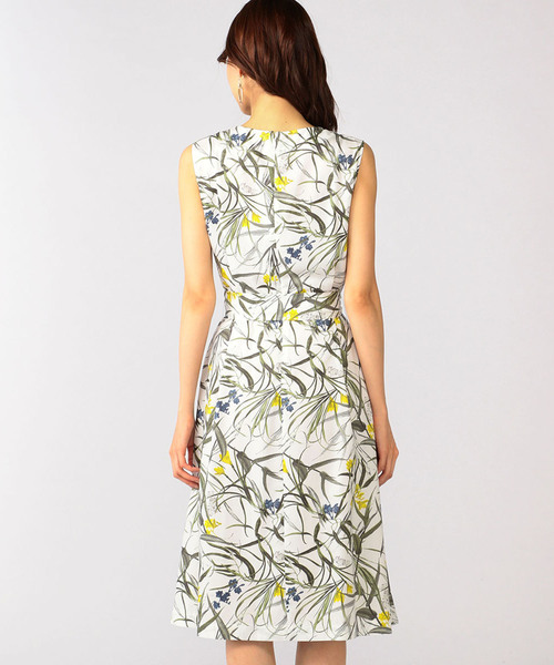 A/C DESIGN BY ALPHA CUBIC（エーシーデザインバイアルファキュービック）の「◇カタログ掲載◇ボタニカルプリントワンピース（ワンピース・レディース・ネイビー/オフホワイト・9号/13号/11号）」の5枚目の写真