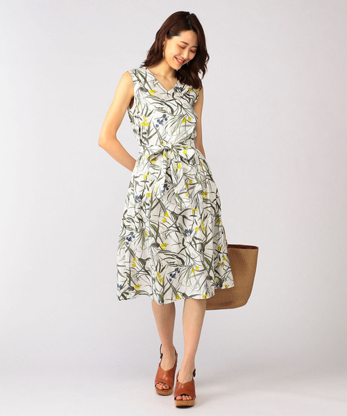 A/C DESIGN BY ALPHA CUBIC（エーシーデザインバイアルファキュービック）の「◇カタログ掲載◇ボタニカルプリントワンピース（ワンピース・レディース・ネイビー/オフホワイト・9号/13号/11号）」の12枚目の写真