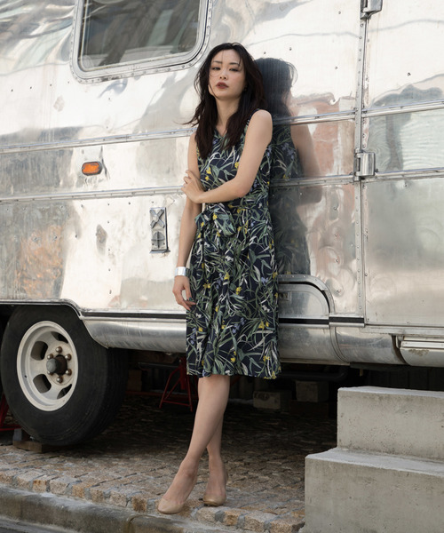 A/C DESIGN BY ALPHA CUBIC（エーシーデザインバイアルファキュービック）の「◇カタログ掲載◇ボタニカルプリントワンピース（ワンピース・レディース・ネイビー/オフホワイト・9号/13号/11号）」の19枚目の写真