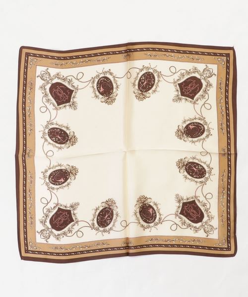 archives（アルシーヴ）の「シルクスカーフ（バンダナ/スカーフ・レディース・ベージュ/ネイビー・MEDIUM）」の2枚目の写真