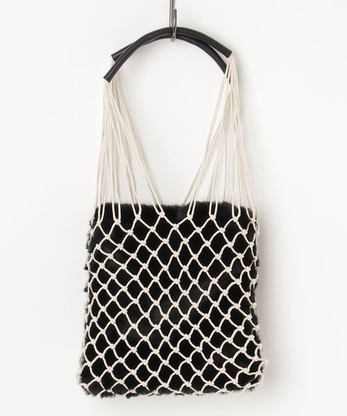 2139 コロニートゥーワンスリーナイン のファッション Colony ハンドバッグ セール 2139 コロニートゥーワンスリーナイン のハンドバッグ フェイクファーポーチバッグ Cwga0004 をセール価格で購入できます Colony フェイクファーポーチバッグ