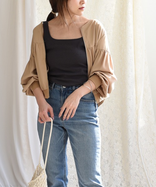 LHELBIE(レルビエ)の「ギャザージップアップブルゾン(ブルゾン・レディース・ブラック/ベージュ/カーキ・M)」の2枚目の写真