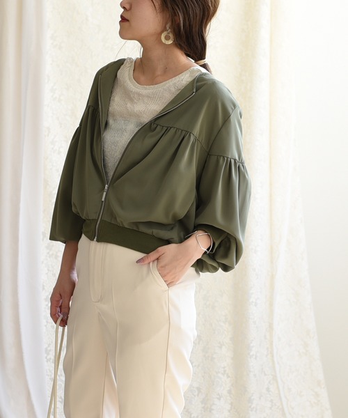 LHELBIE(レルビエ)の「ギャザージップアップブルゾン(ブルゾン・レディース・ブラック/ベージュ/カーキ・M)」の3枚目の写真