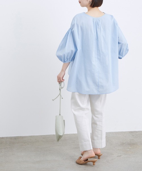 ADAM ET ROPE'（アダムエロペ）の「コットンリネンパフスリーブブラウス（シャツ/ブラウス・レディース・キナリ/サックスブルー・FREE）」の17枚目の写真