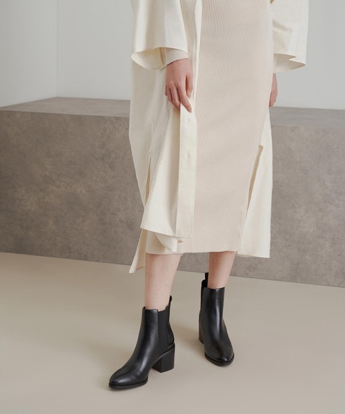 CHARLES & KEITH(チャールズ & キース)の「ブロックヒール チェルシーブーツ / Block Heel Chelsea Boots(ブーツ・レディース・ブラック/パープル/ブラック系その他2・22.5cm/23cm/23.5cm/24.5cm/25cm/25.5cm)」の7枚目の写真