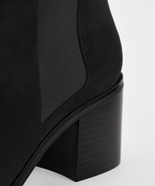 CHARLES & KEITH(チャールズ & キース)の「ブロックヒール チェルシーブーツ / Block Heel Chelsea Boots(ブーツ・レディース・ブラック/パープル/ブラック系その他2・22.5cm/23cm/23.5cm/24.5cm/25cm/25.5cm)」の17枚目の写真