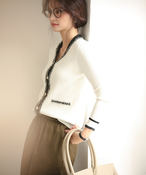 SAISON DE PAPILLON（セゾンドパピヨン）の「フリンジ切り替えバイカラーニットカーディガン（カーディガン/ボレロ・レディース・ホワイト/ブラック・L/M）」の7枚目の写真